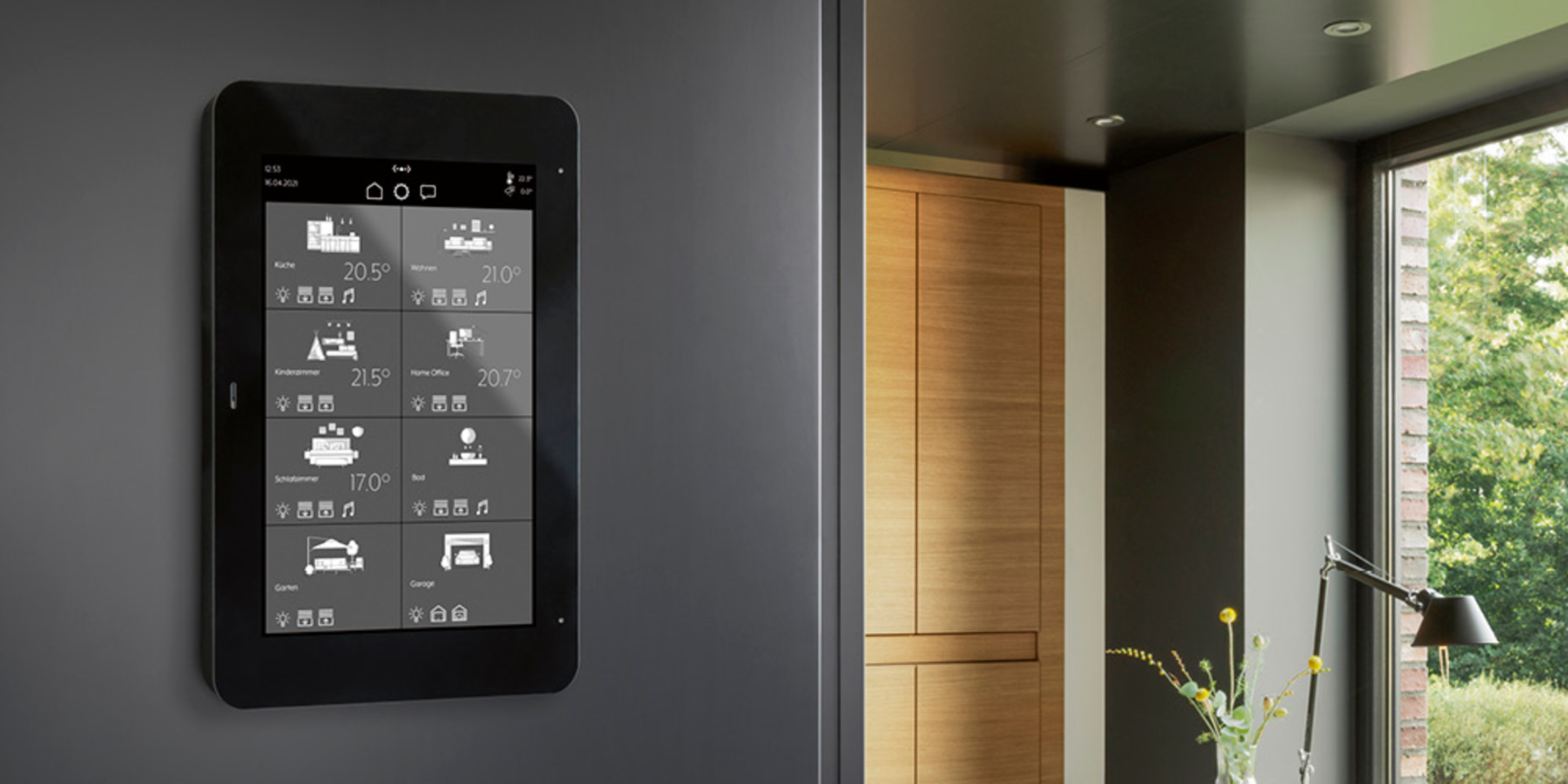 JUNG Smart Panel 8 bei ABK GmbH in Rodgau